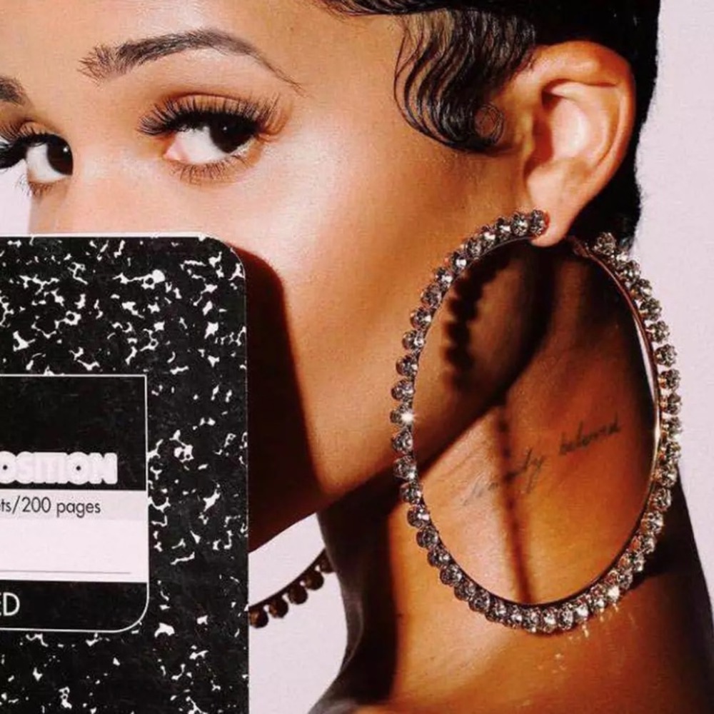 ❌SOLD❌large rhinestone hoop earrings - Picture 3 of 3